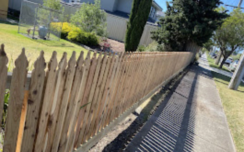 picket-fences-altona-fencing-contractors picket fences built by Altona Fencing Contractors